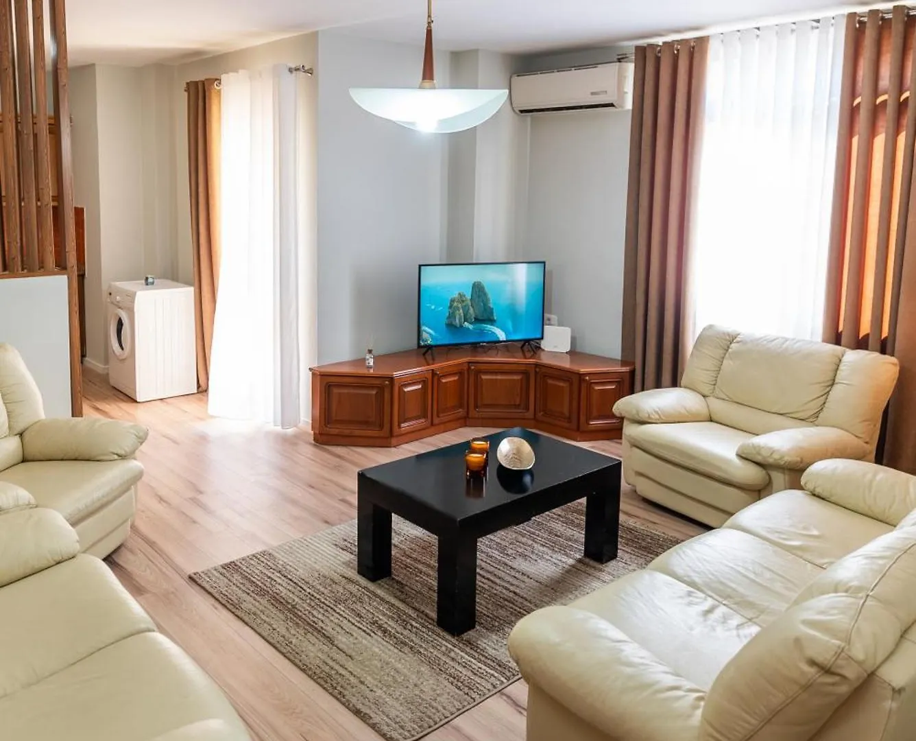 Home Select Tirana 7 0*,