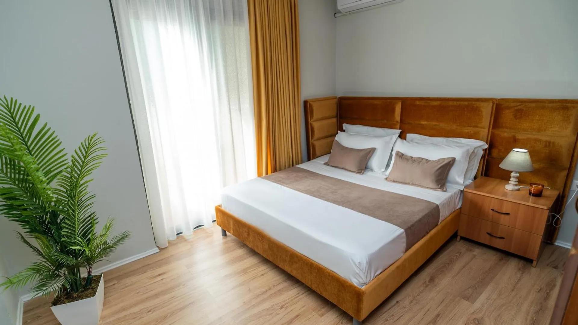 Home Select Tirana 7 アパート